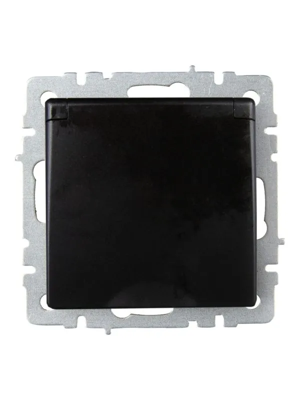 Розетка BRITE РСбш10-3-БрЧ 16А IP20 с заземл. защ. шторки с крышкой черн. BR-R16-16-K02