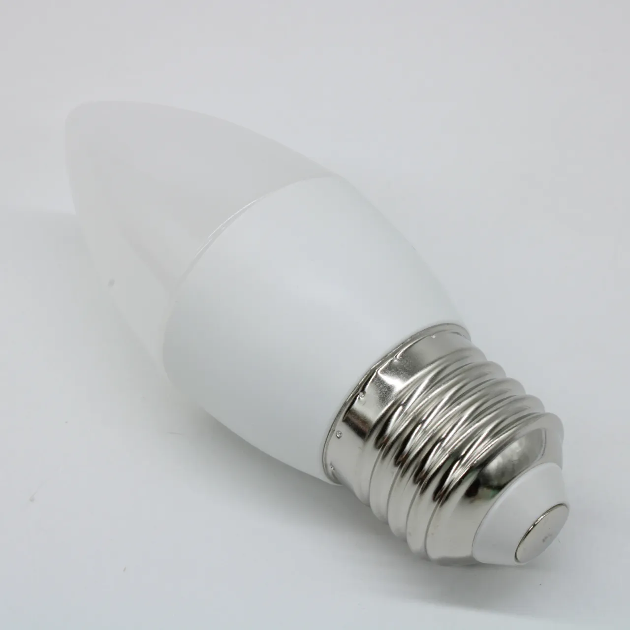 Лампа светодиодная 90 058 OLL-C37-12-230-4K-E27-FR ОНЛАЙТ 90058
