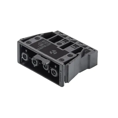 Розеточный разъем в панель GST18i4F B2 R V SW