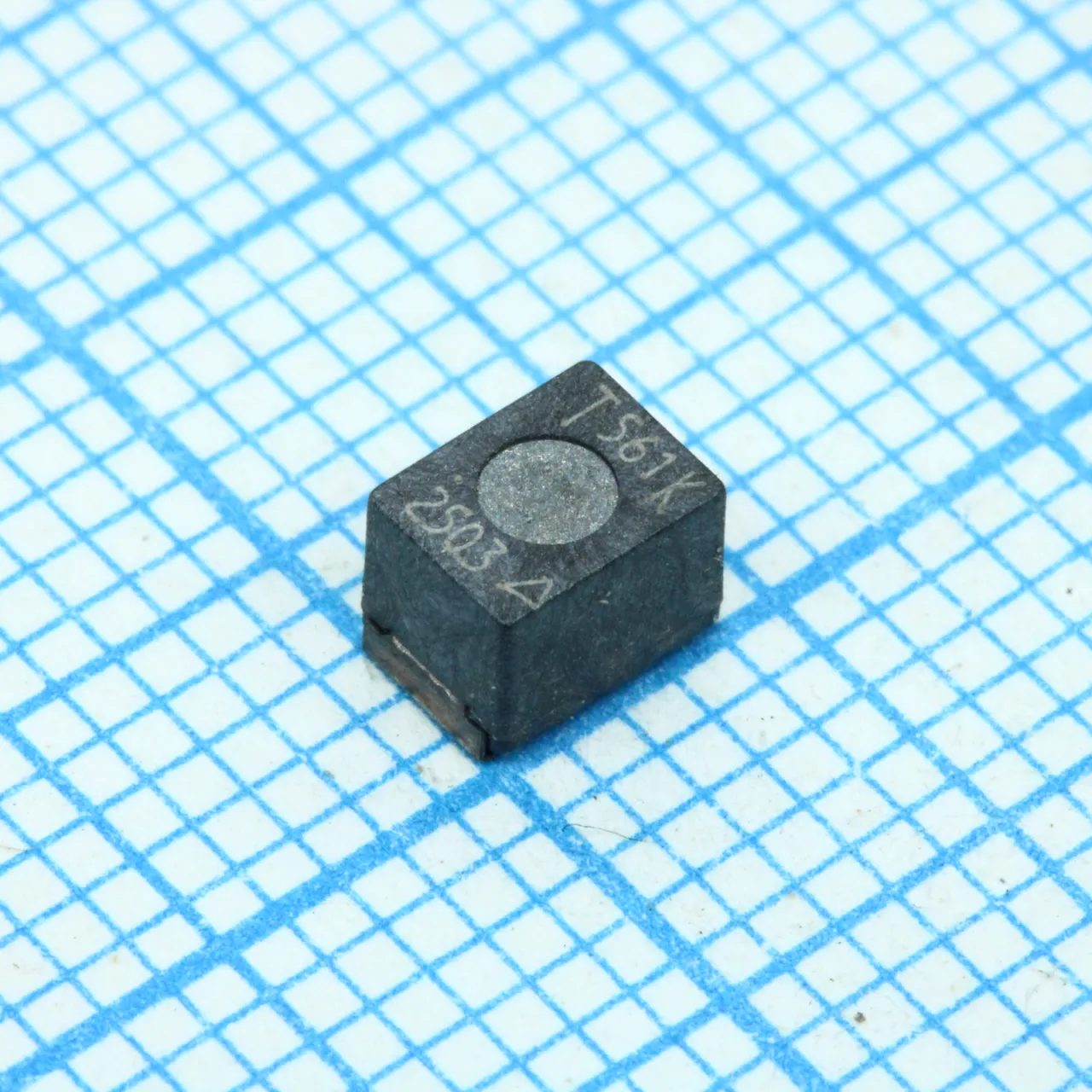 B82432T1564K000