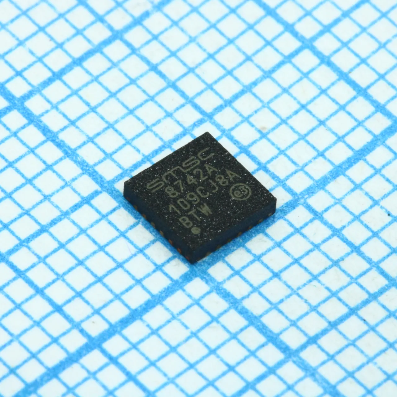LAN8742A-CZ-TR