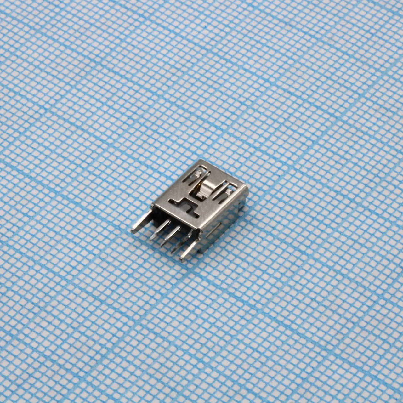 DS1104-03-BN0ST