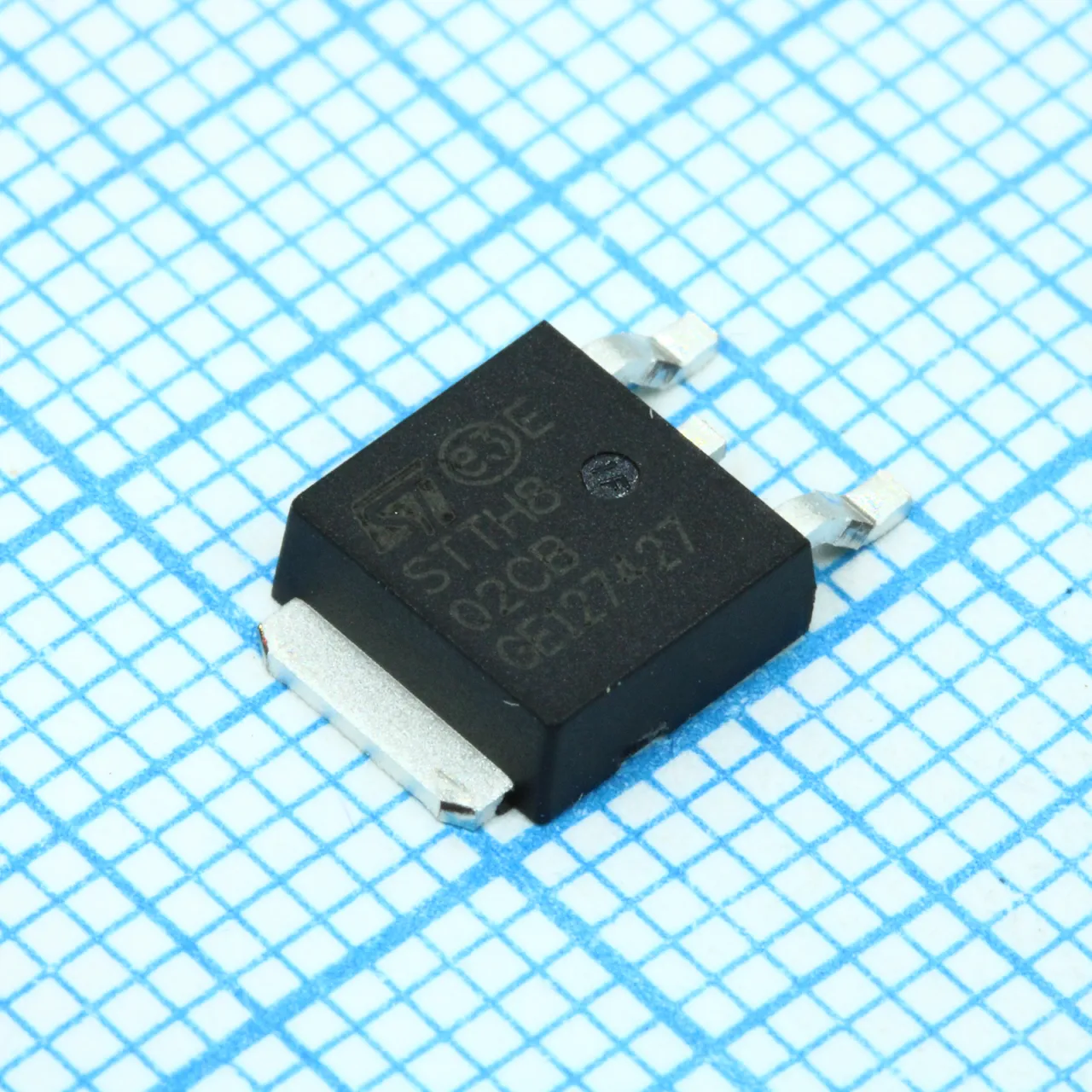 STTH802CB-TR