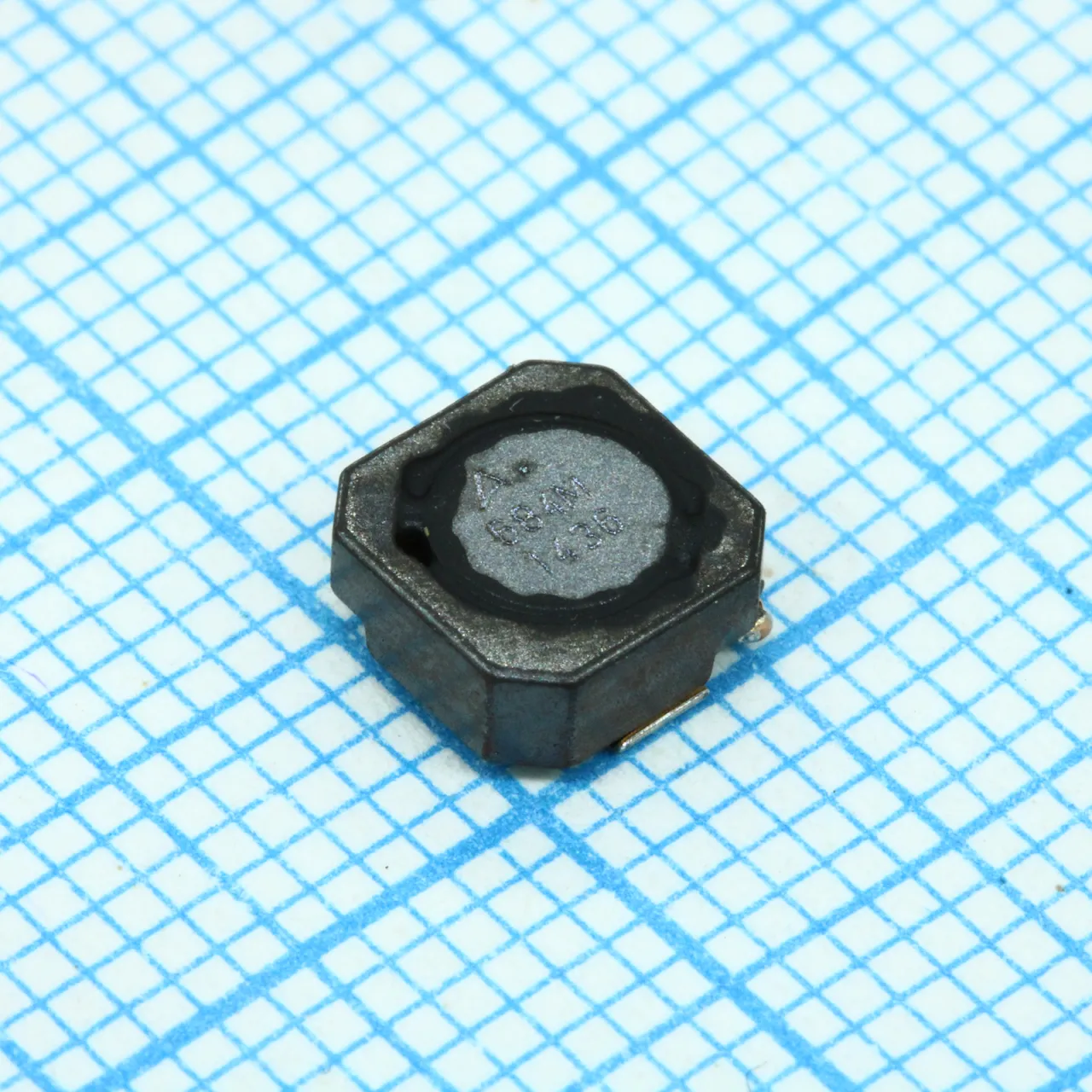B82462G4684M000