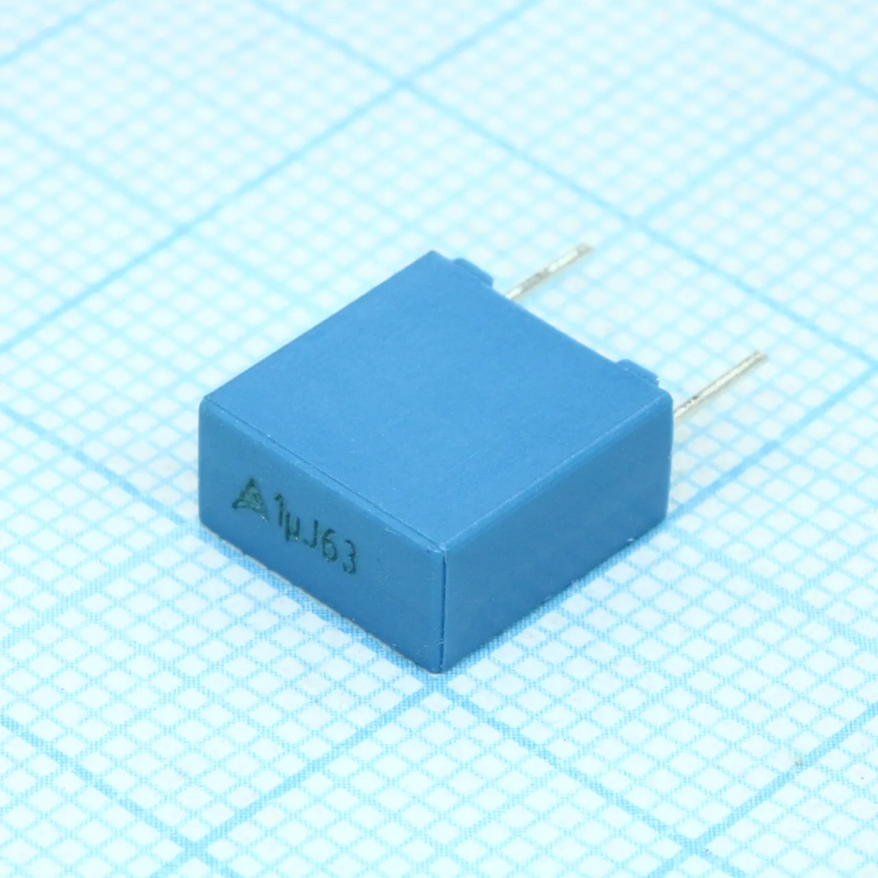 B32520C0105J000