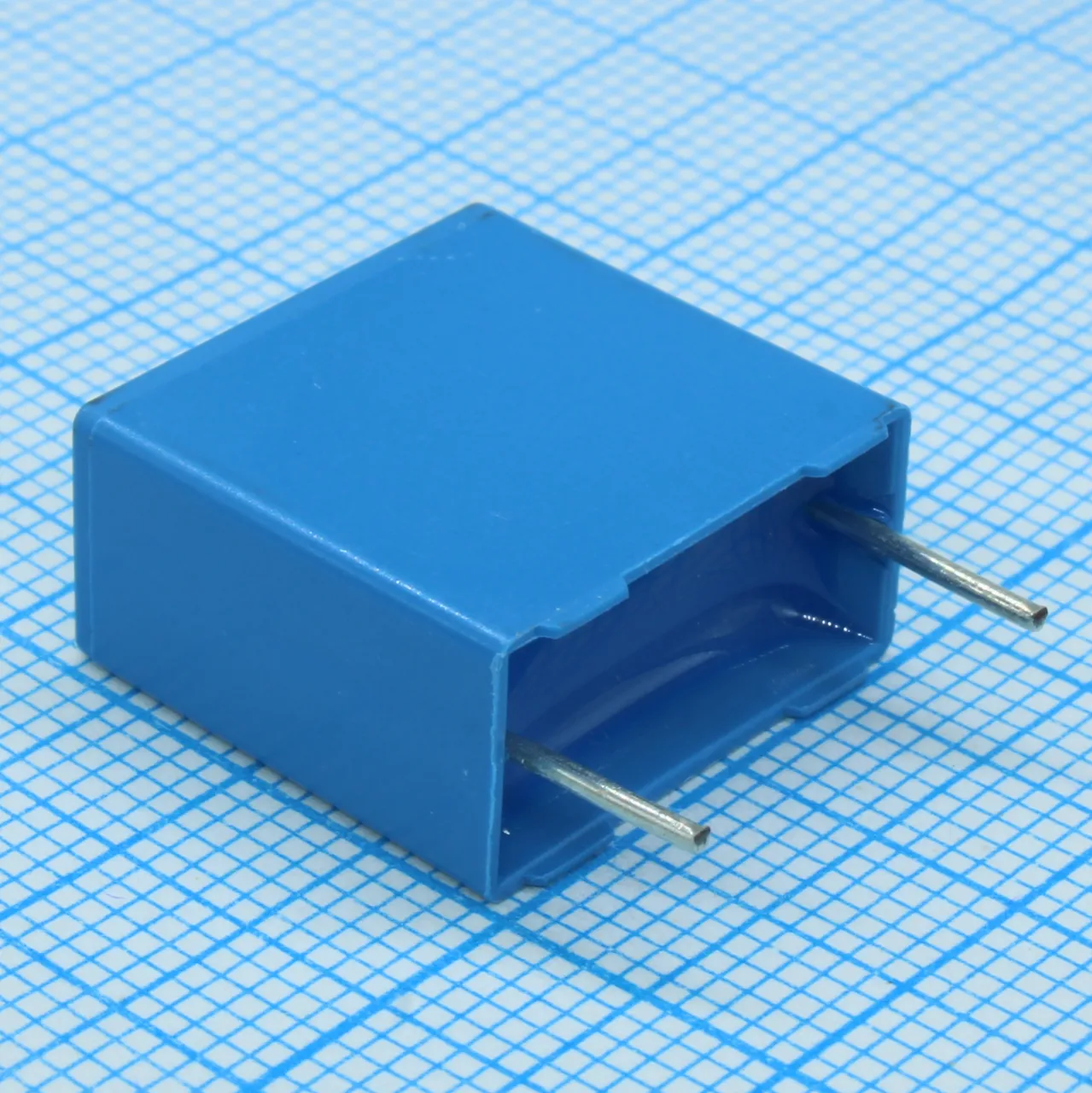 B32522C0106K000