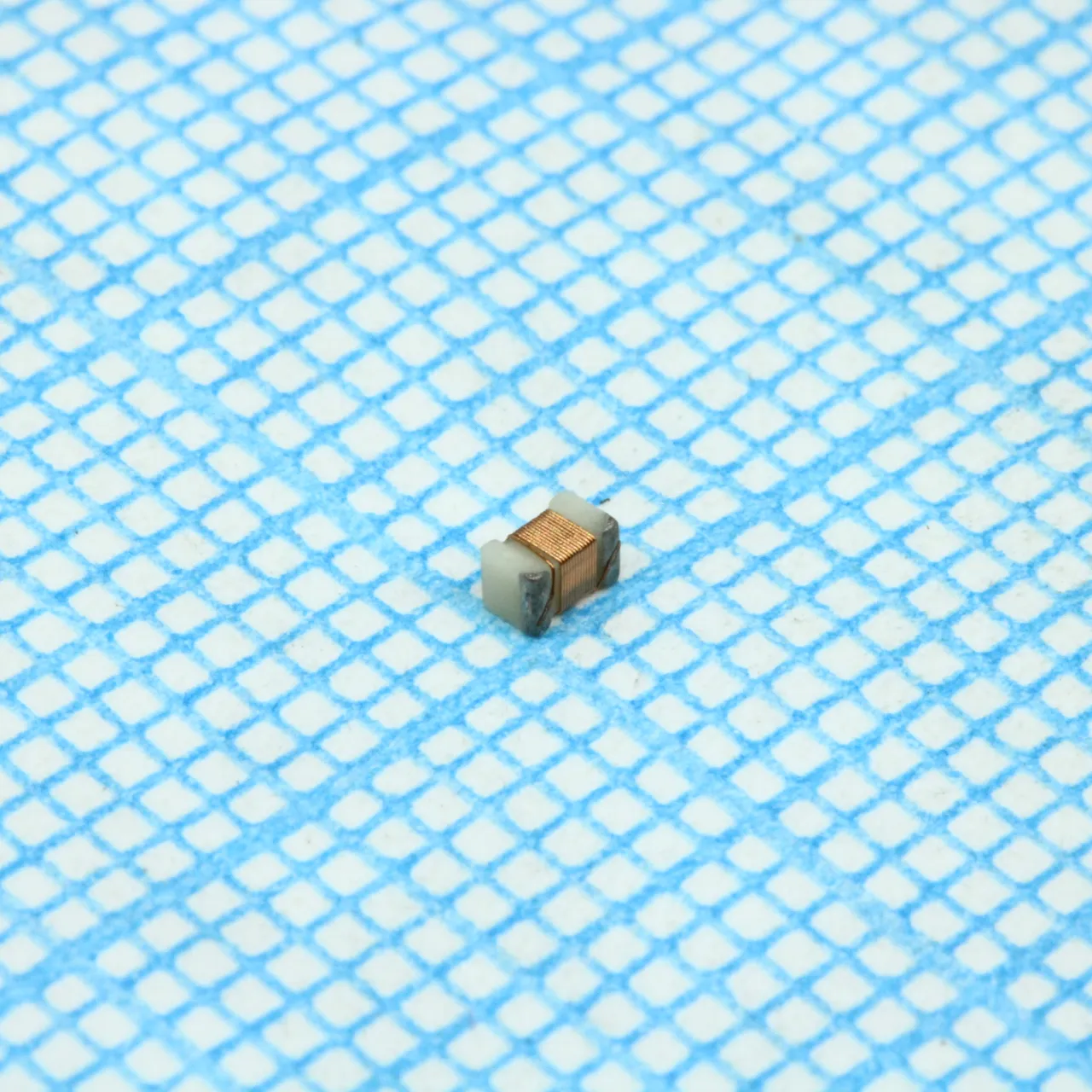 B82498B3181J000