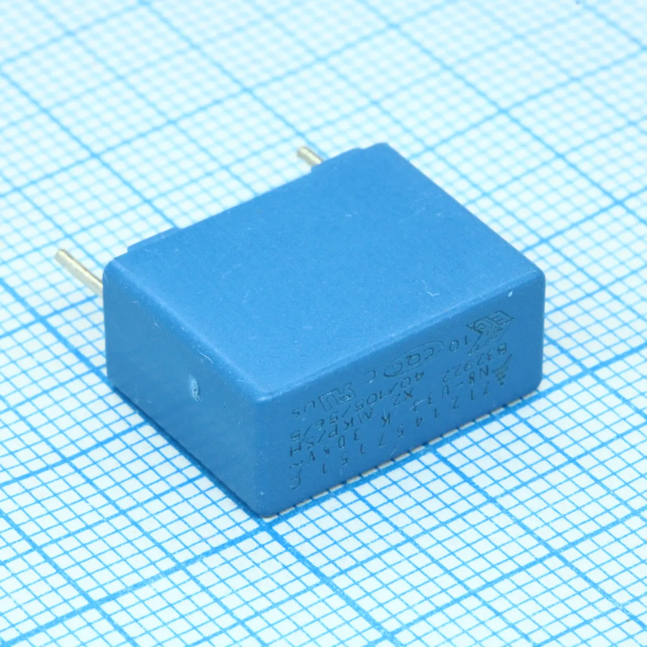 B32922C3334K000