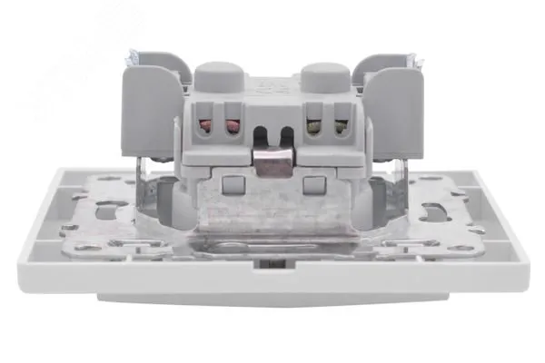 Розетка 1-м СП Минск 16А IP20 с заземл. защ. шторки бел. Basic ERR16-028-100