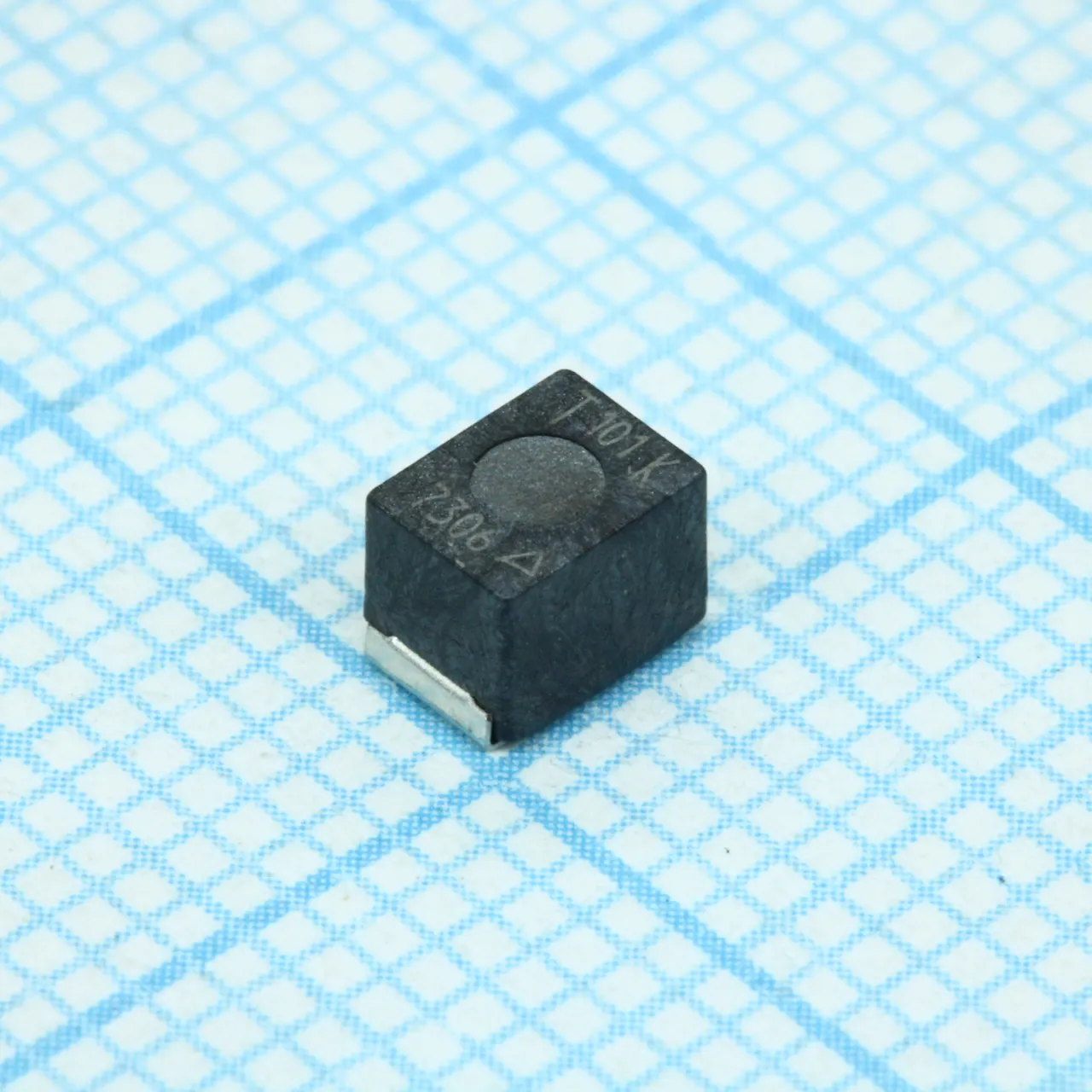 B82432T1104K000