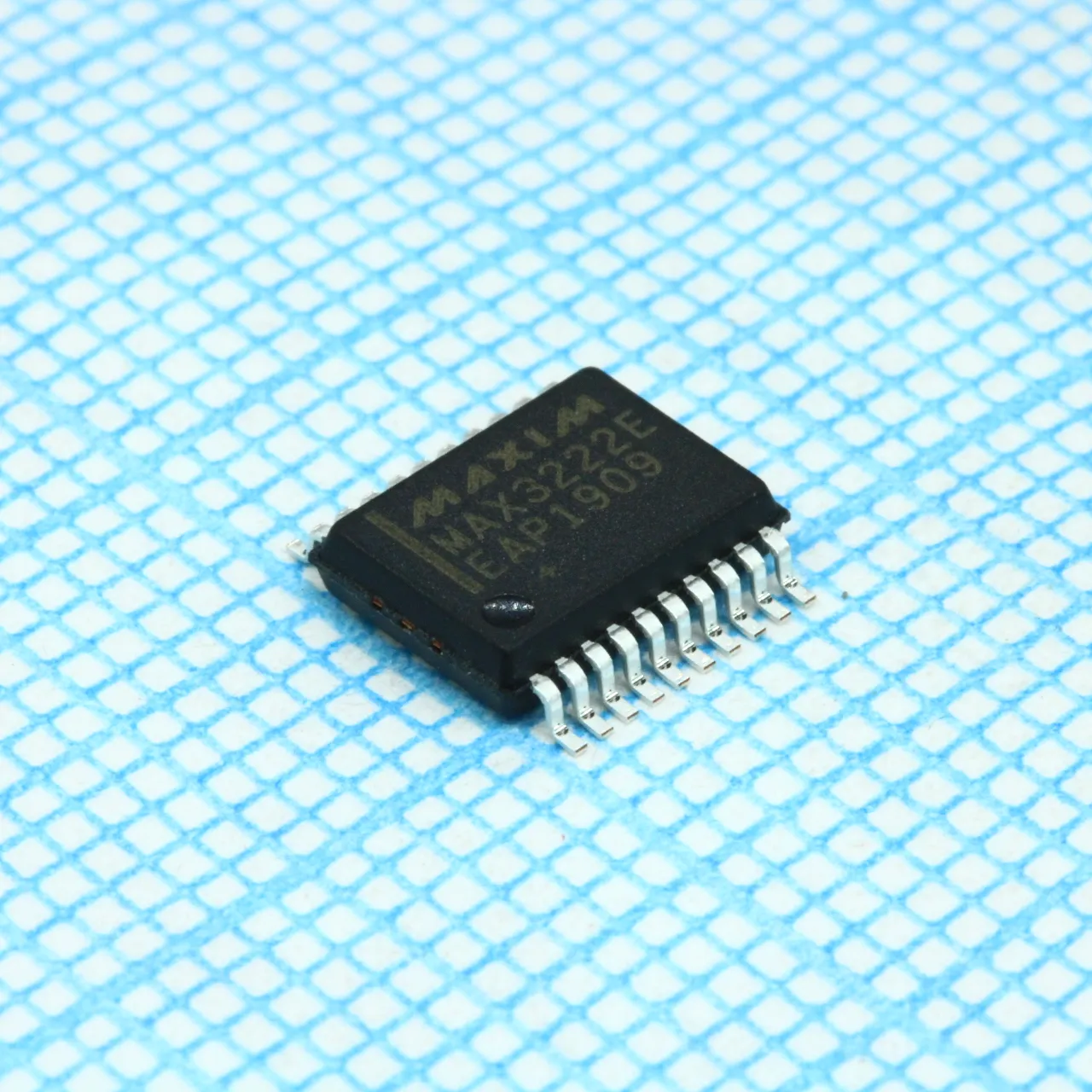 MAX3222EEAP+T