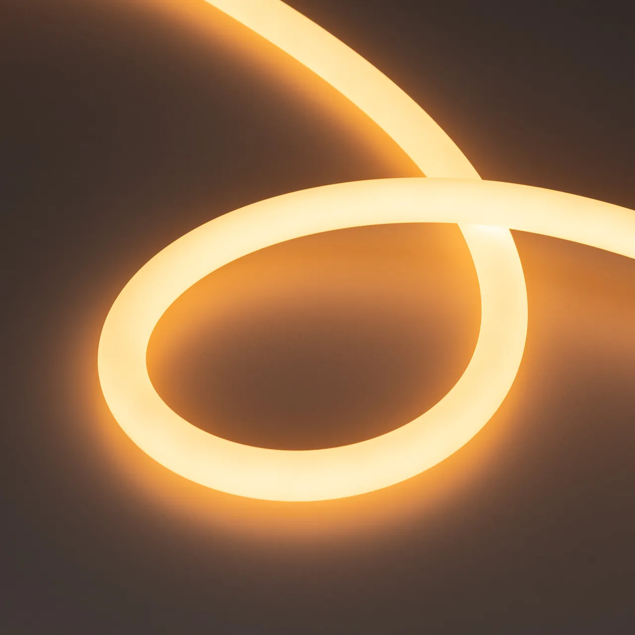Лента герметичная MOONLIGHT-TOP-A336-D18mm 24V Warm2300 360deg (14.4 W/m, IP65, 2835, 5m, wire x1) 038761